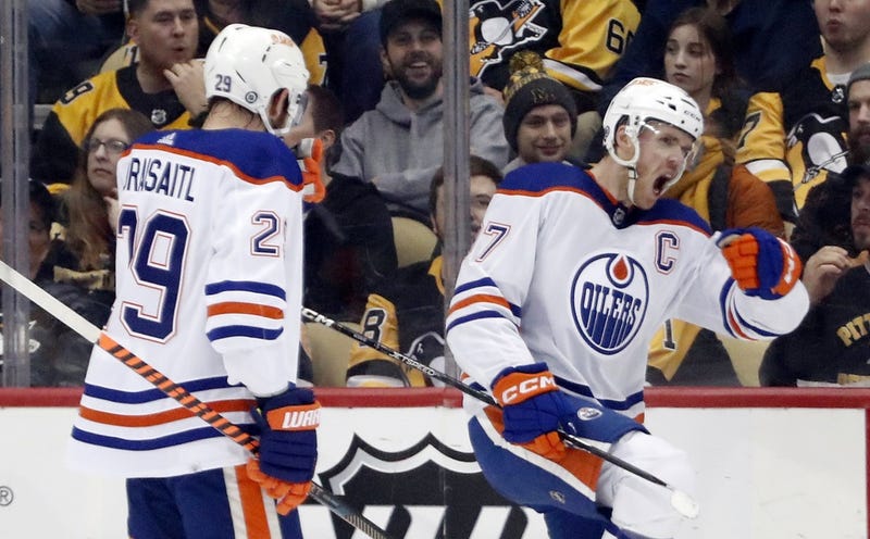 Connor McDavid scores in Pittsburgh