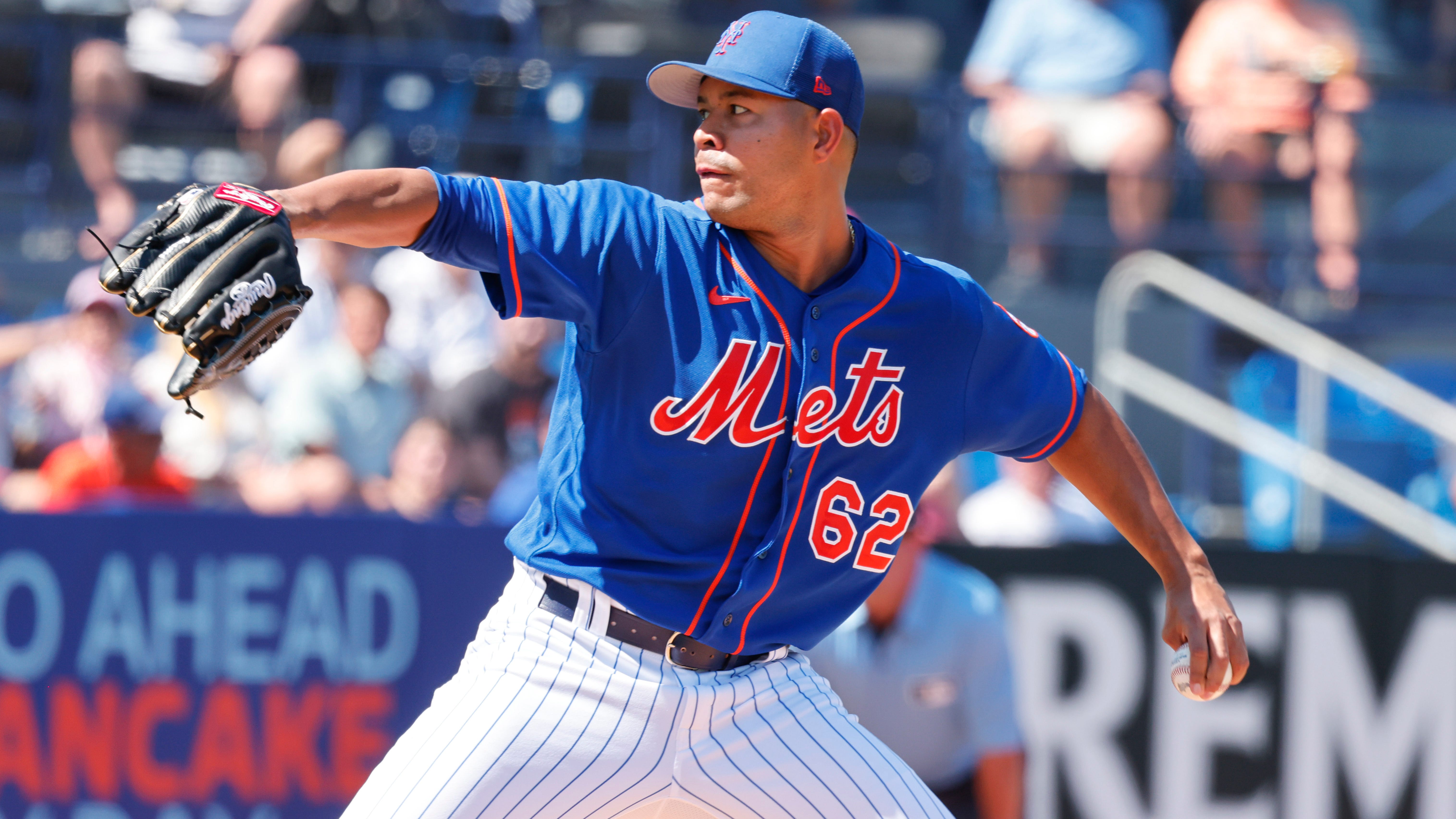 Jose Quintana has stress fracture in ribs, will return to New York for further tests