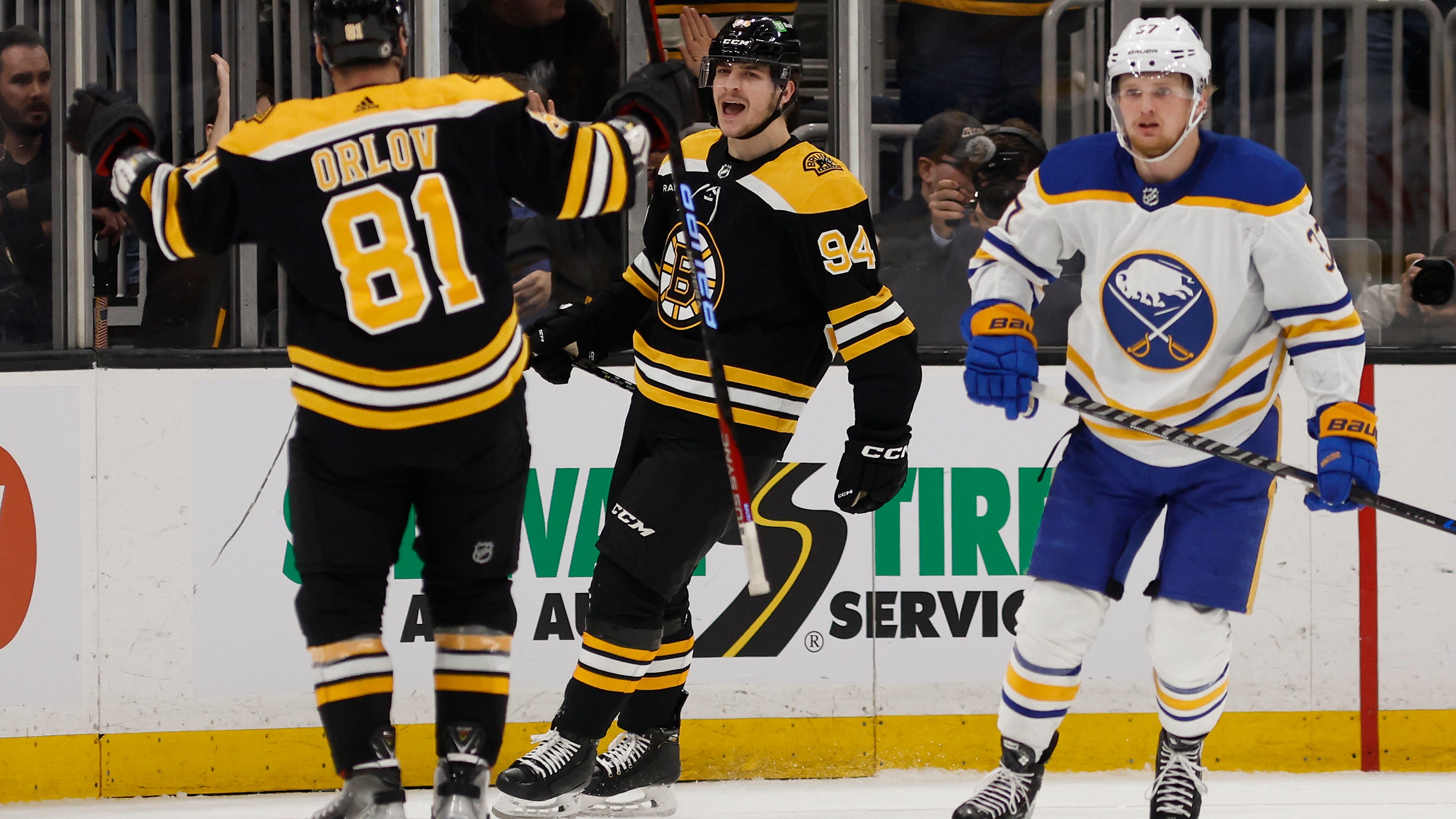 Sabres throttled by Bruins in Boston