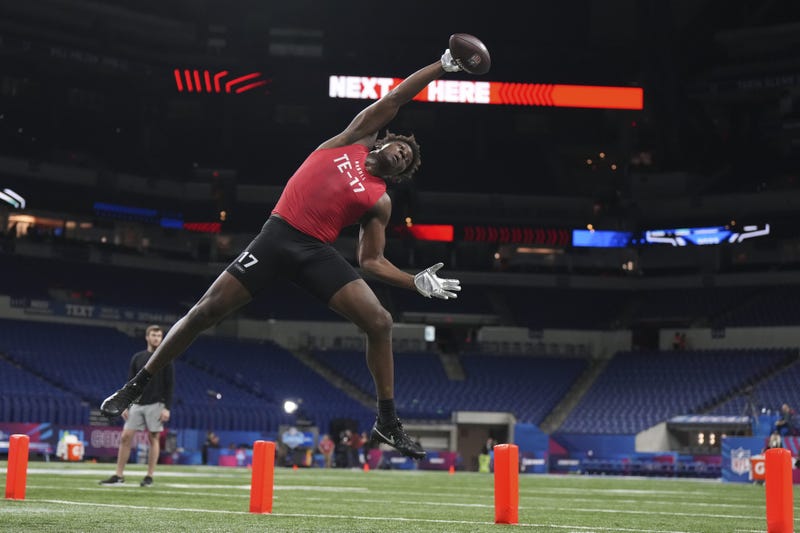 Darnell Washington 1-handed catch at the NFL Combine