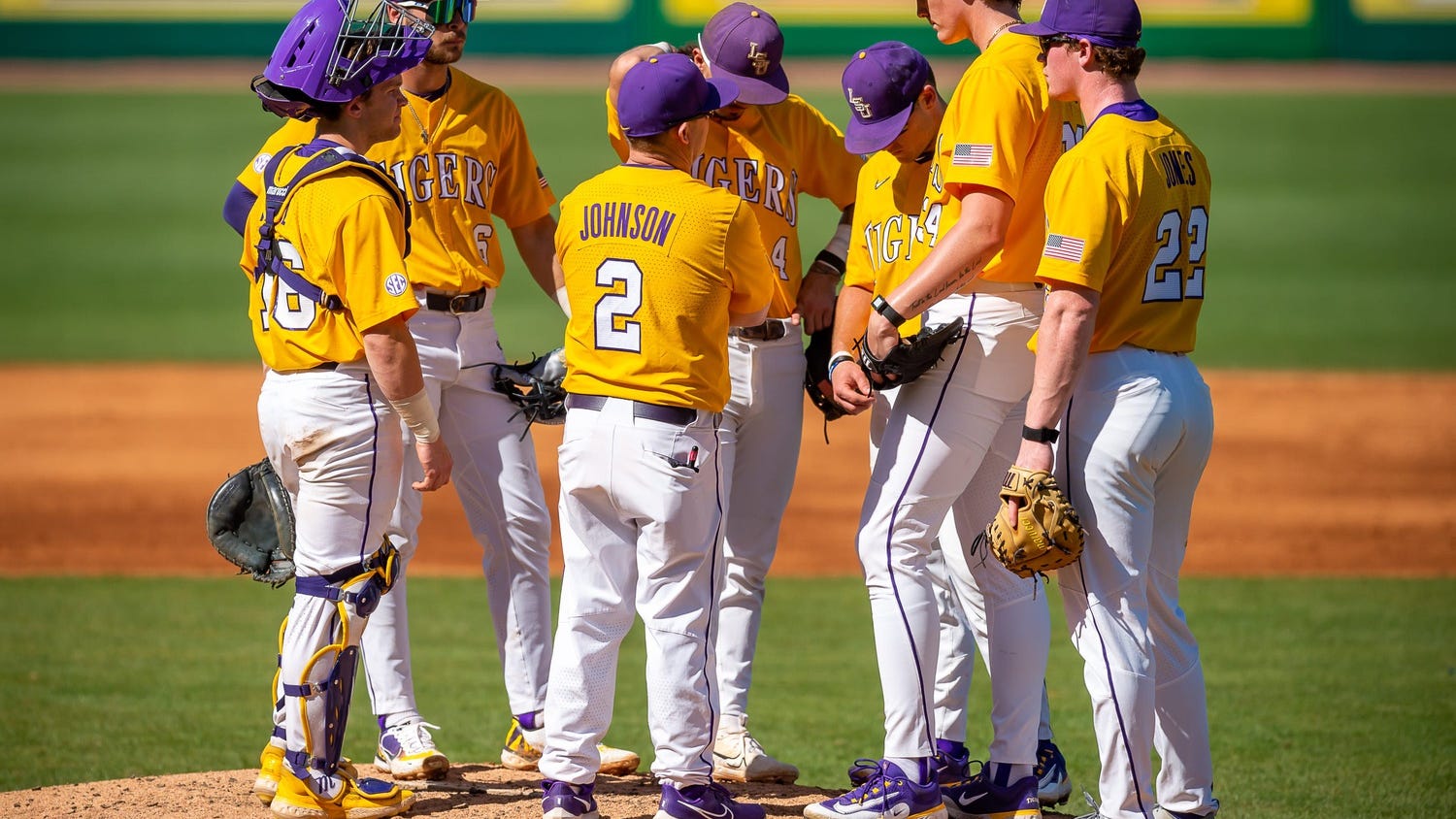 LSU baseball continues tumble in rankings after another dropped SEC series