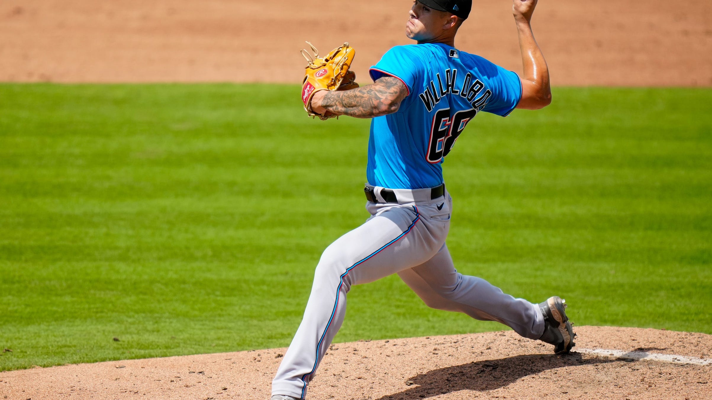 Pirates claim reliever off waivers from the Marlins
