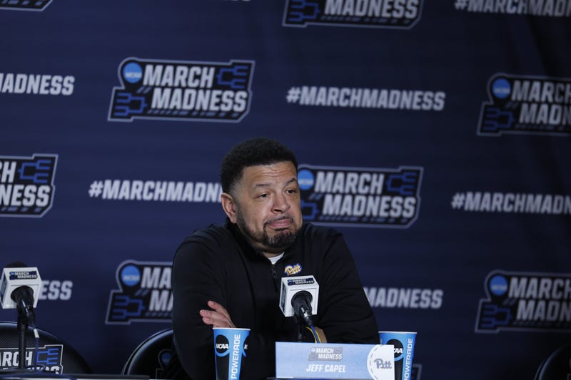 Jeff Capel at podium