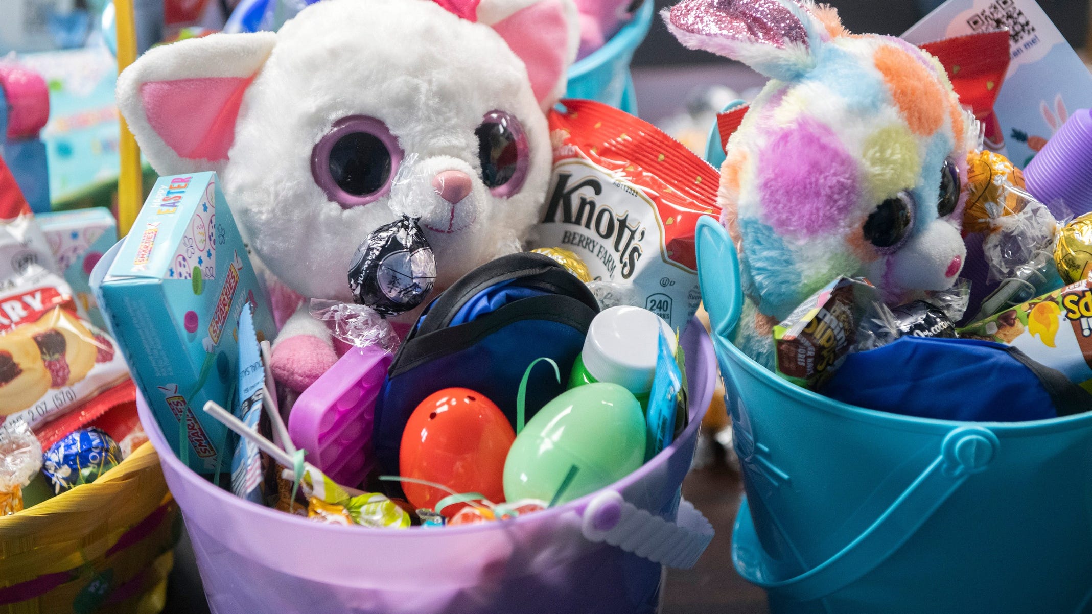 Missouri kid delivers hundreds of Easter baskets to make people smile