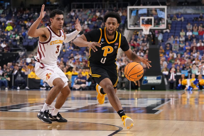 Nelly drives on Iowa State