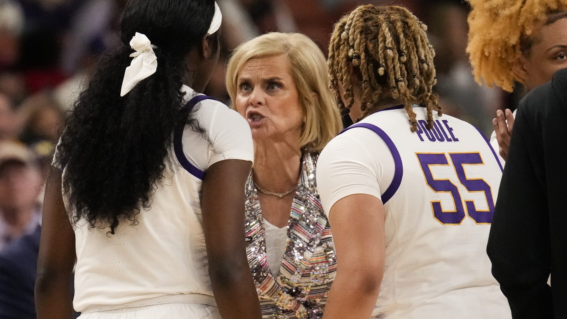 Mulkey: If you can't handle trash talk, ‘don’t sit near my timeouts’