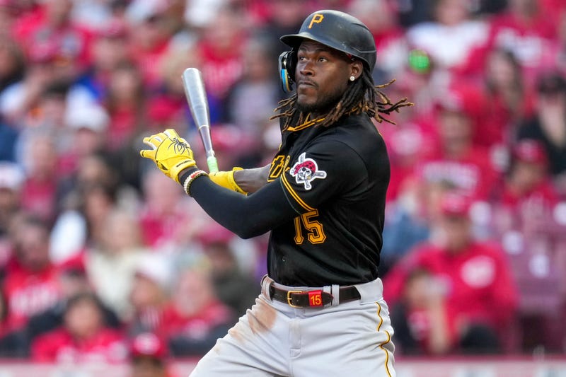Oneil Cruz swinging