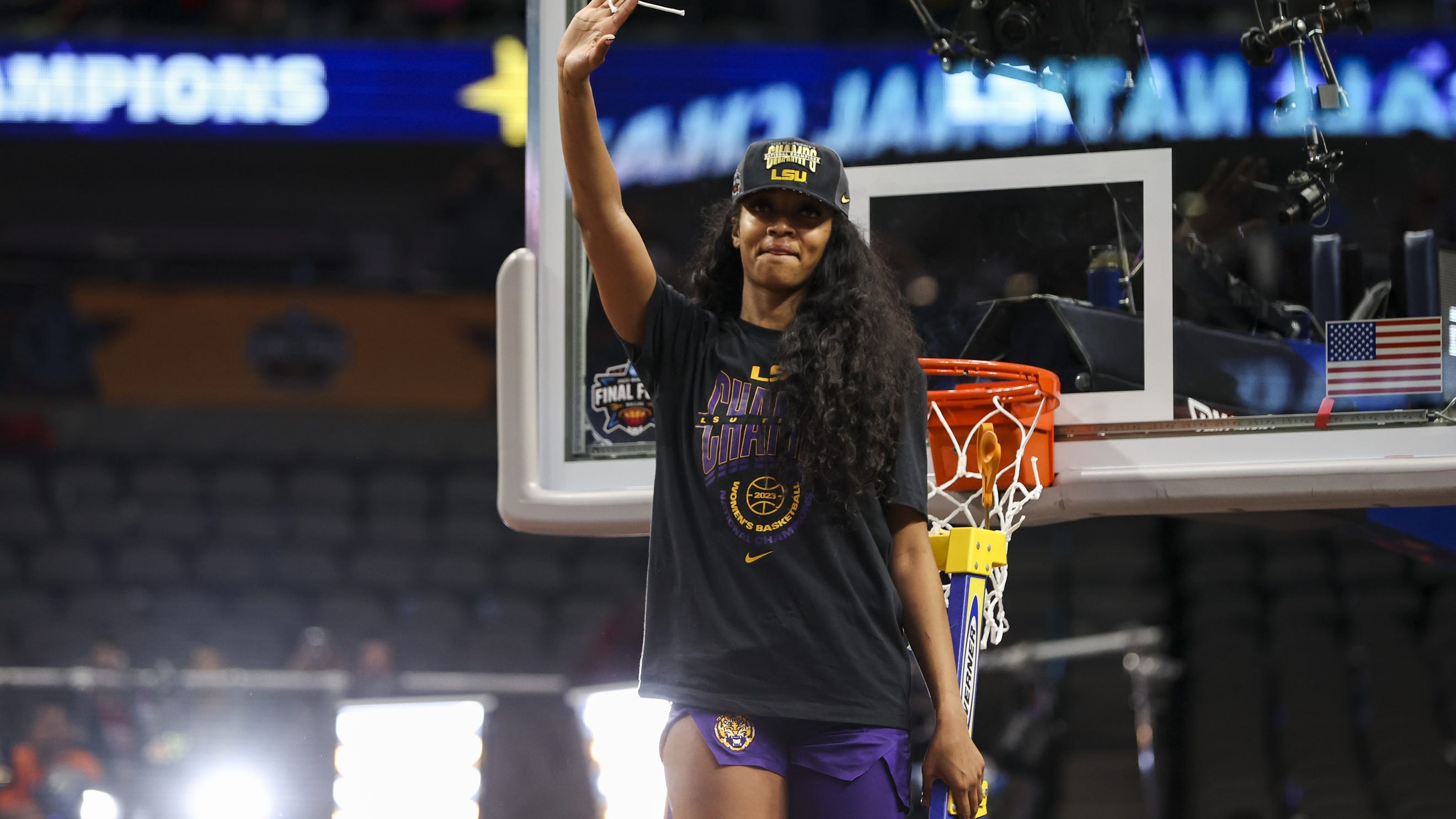 Shaq: Angel Reese is LSU's 'greatest athlete'