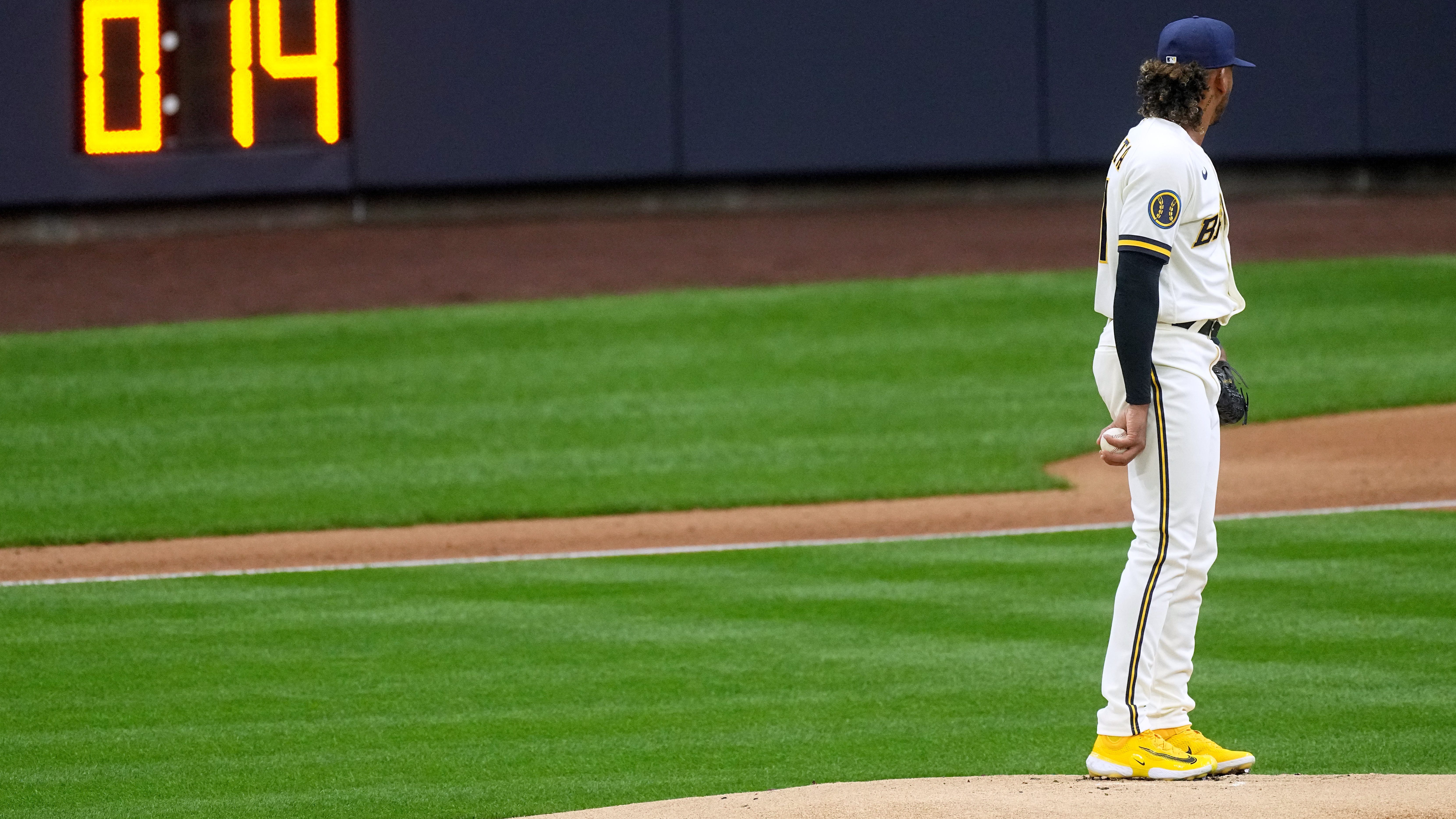 Carton & Roberts: Will the pitch clock lead to increased attendance at MLB games?