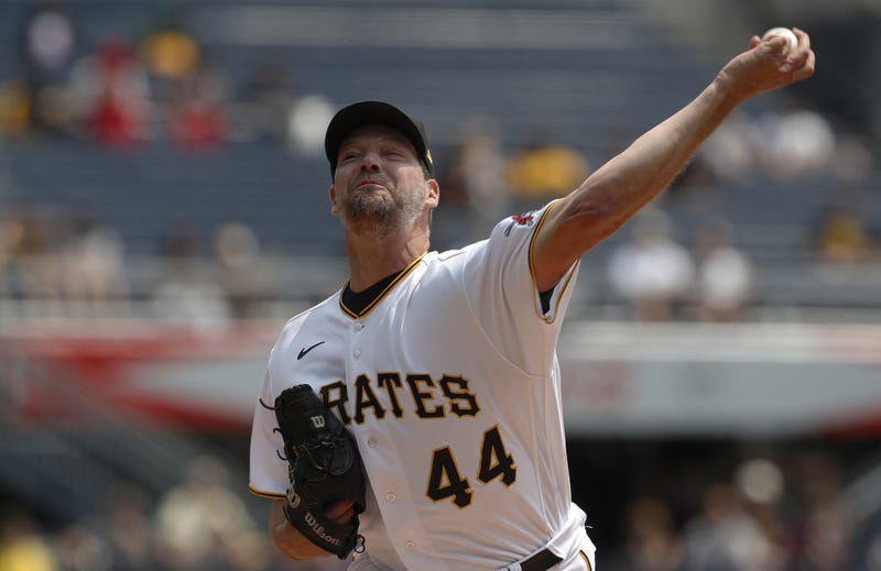 Rich Hill pitching