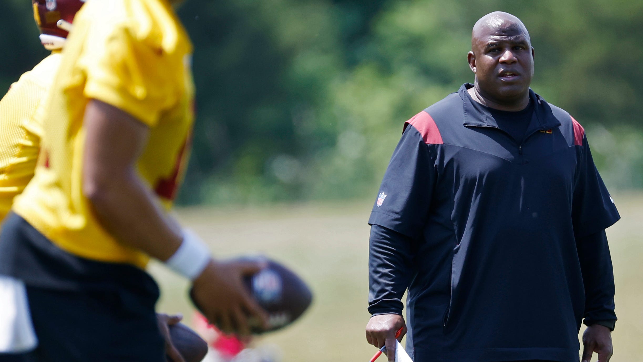 Eric Bieniemy in charge, Sam Howell taking a step: Observations from Commanders OTAs