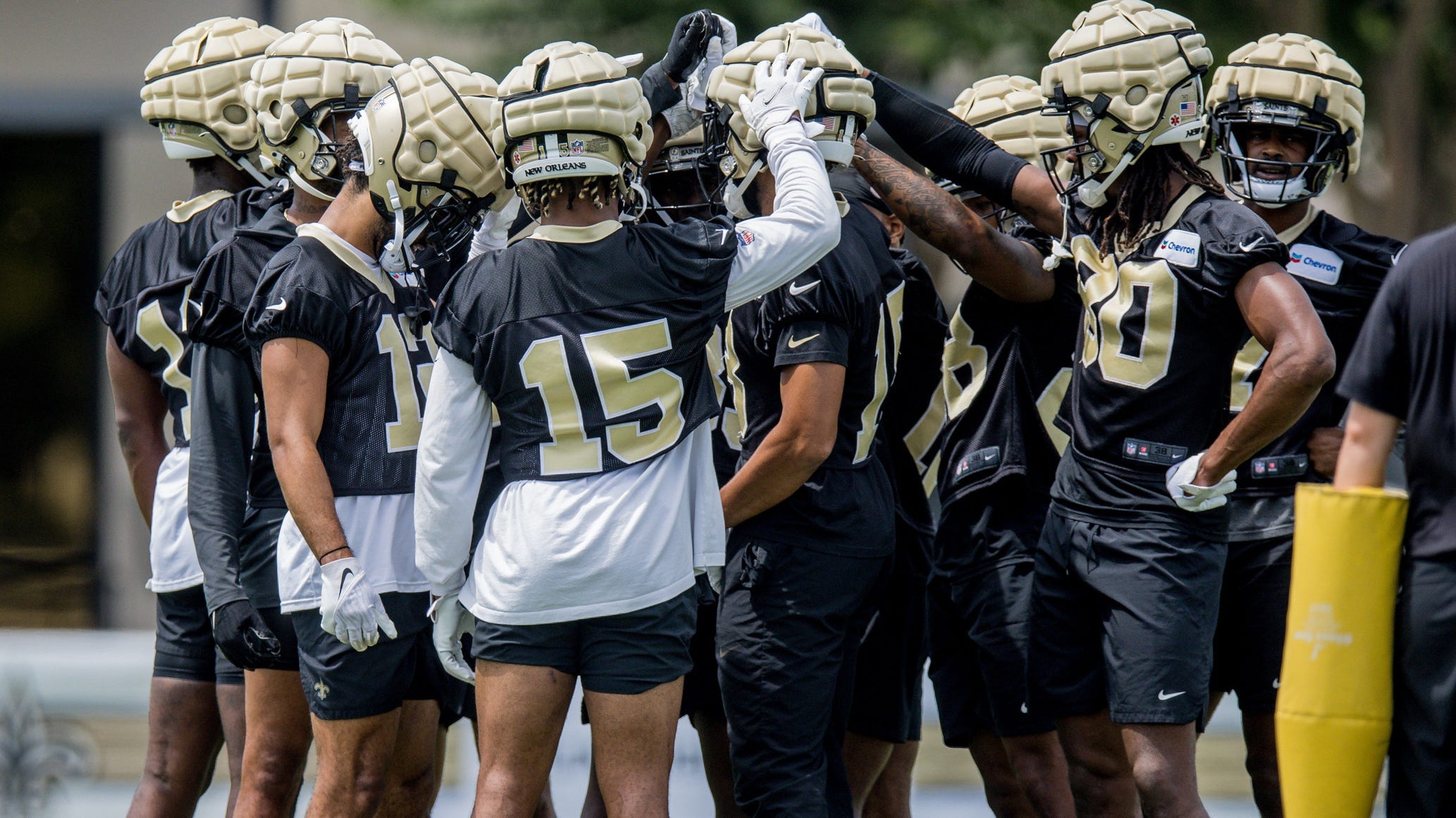 Saints sign center, pair of tryout WRs in flurry of post-minicamp roster moves