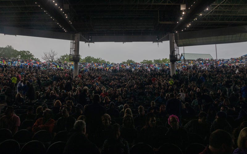 Pine Knob concert