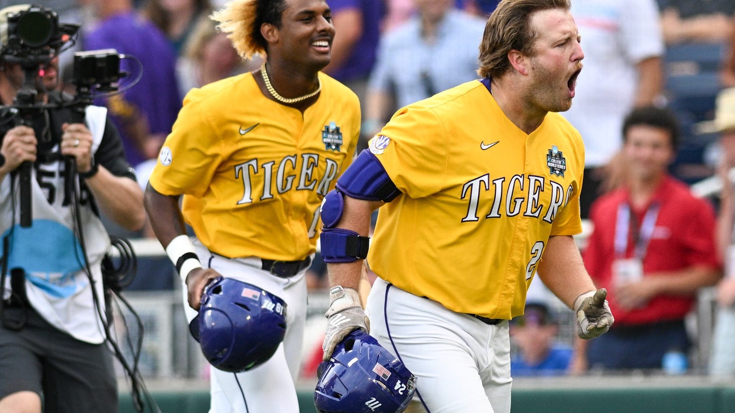 LSU does it again! 11th inning bomb, Ty Floyd gem lead Tigers over Florida in Game 1