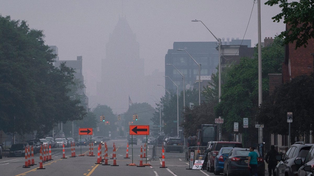 'Unsafe environment for many people': Metro Detroit doctors raise alarms as air quality reaches ‘hazardous’ range in Michigan