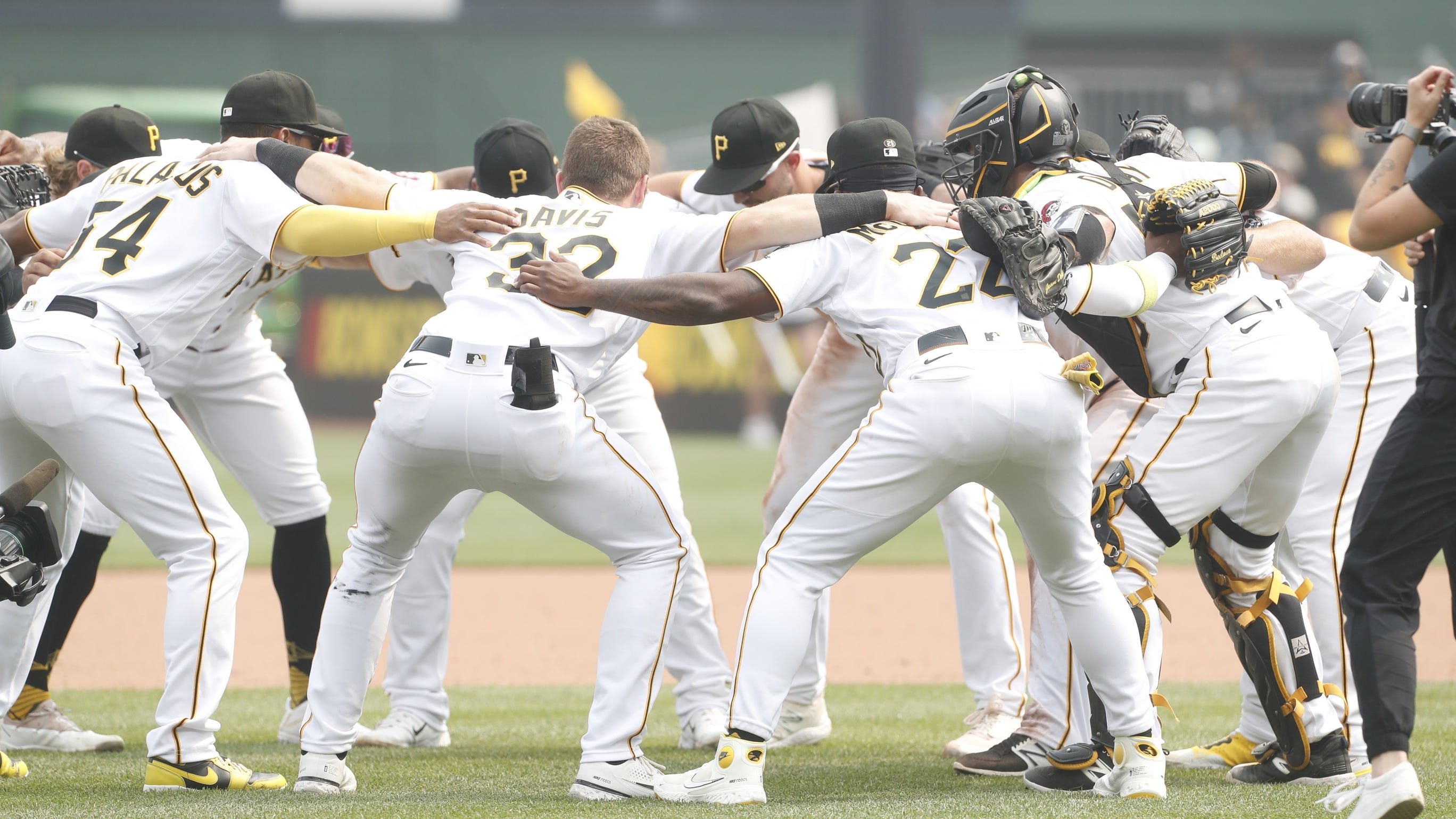 Buc Notes-clawing back, bullpen bump, Davis/Cutch streak