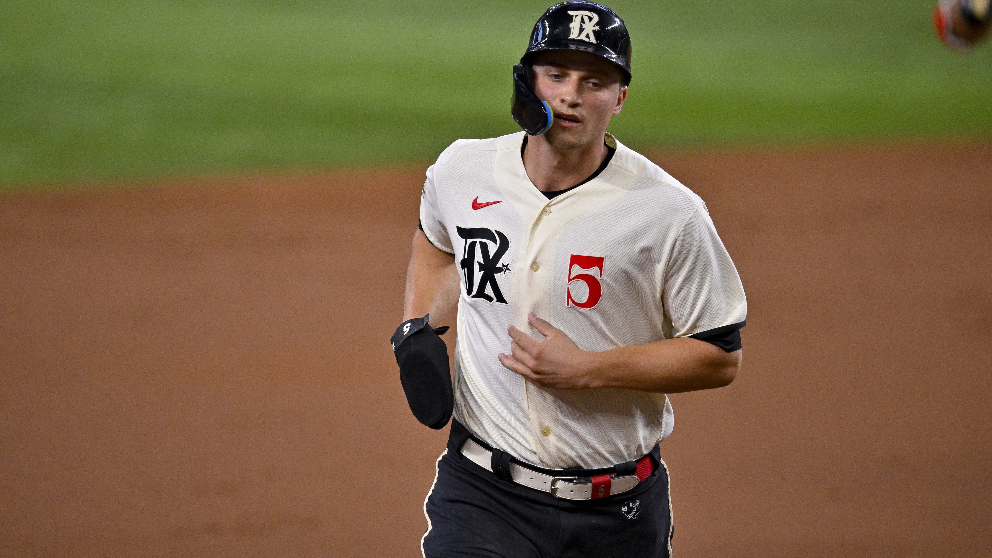 Rangers' Corey Seager to return to lineup vs. White Sox