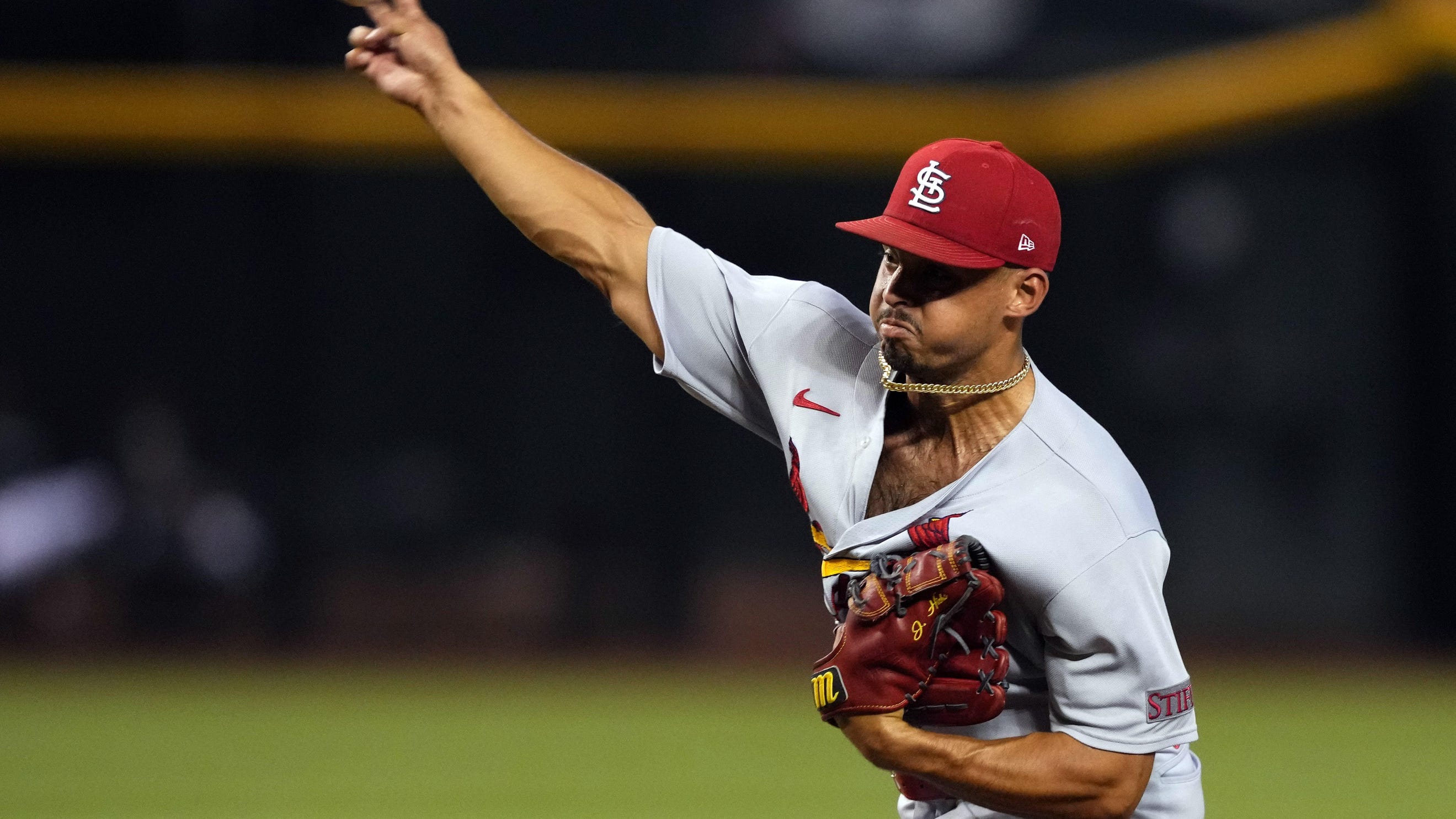 Rangers 'aggressively pursuing' Cardinals closer Jordan Hicks: Report
