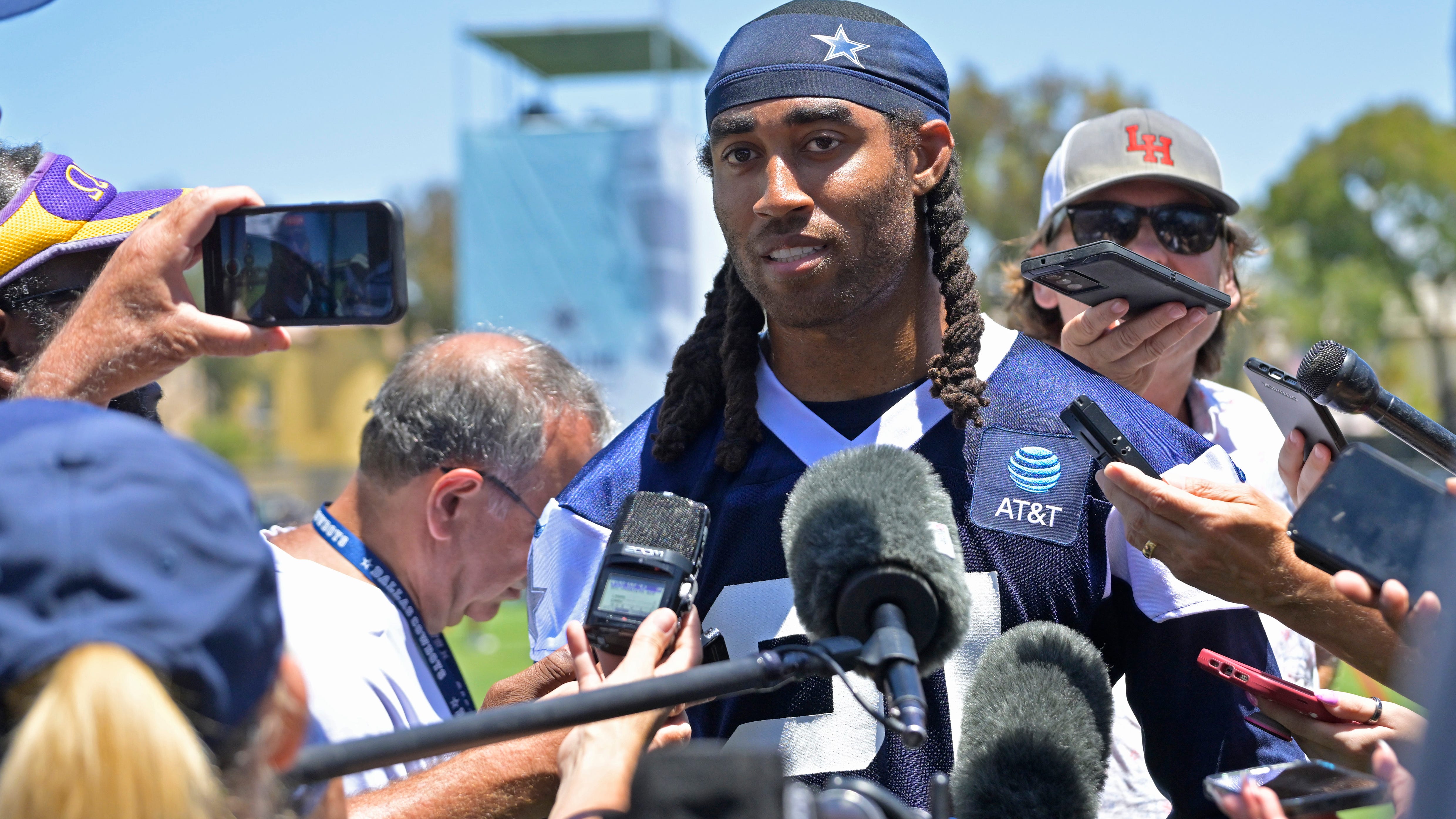 Stephon Gilmore on playing with Trevon Diggs, Brandin Cooks' speed, and more
