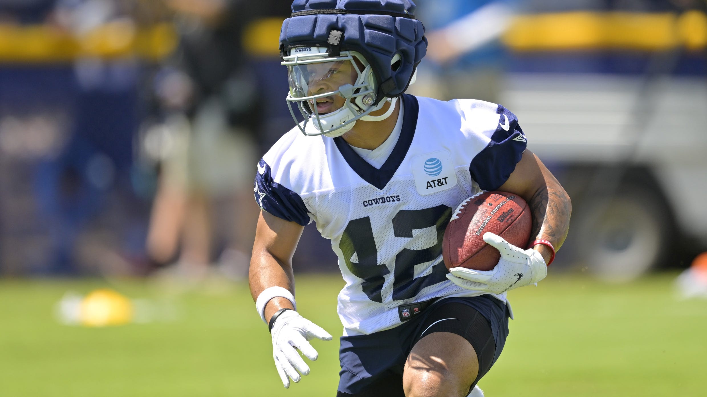 Deuce Vaughn on his first NFL camp, overcoming height concerns, playing special teams