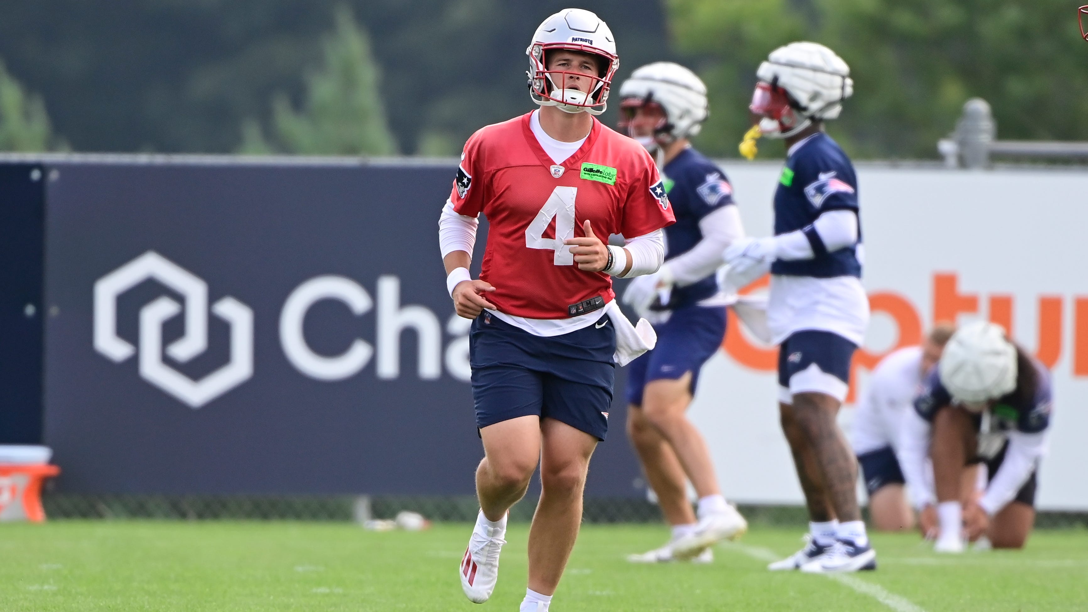 Day 4 Patriots training camp notebook: QBs hit stride as offense clicks in first full-field drills