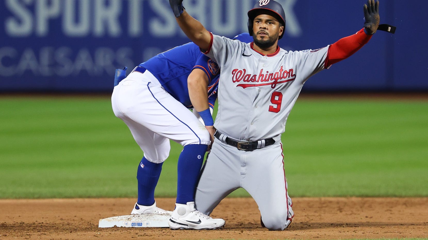 Mike Rizzo offers scouting report on Nationals' trade deadline additions with The Sports Junkies