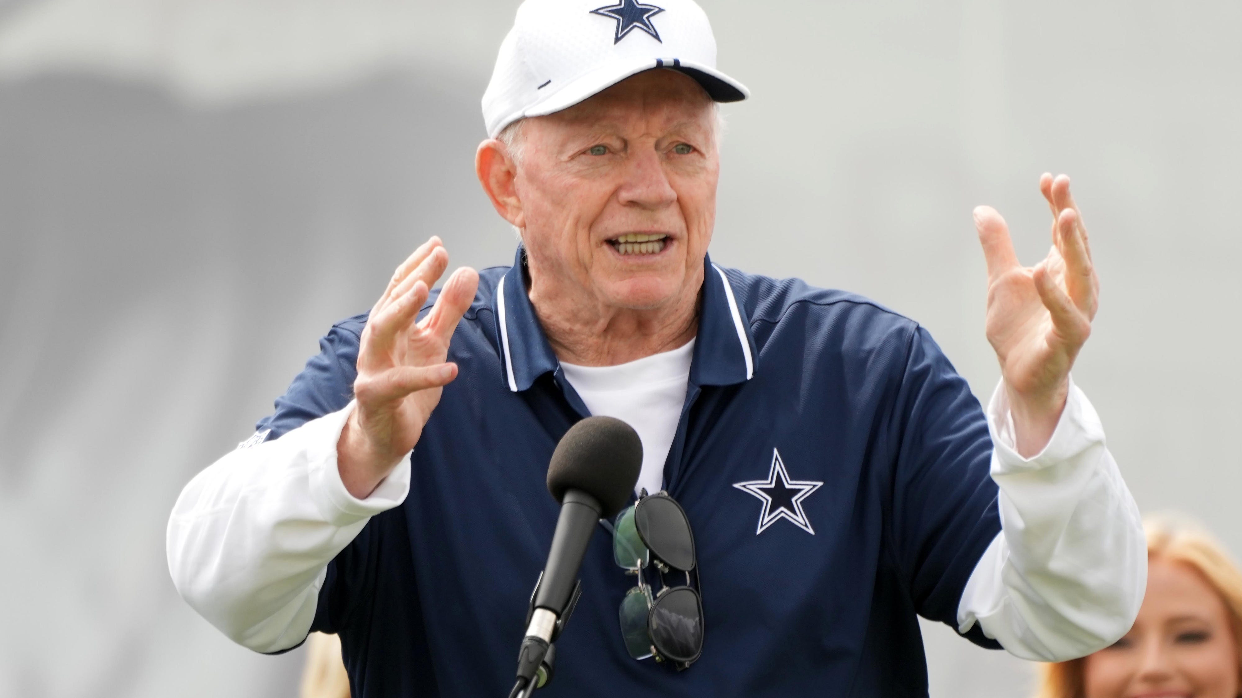 Kevin Sheehan discusses Jerry Jones putting the rest of the NFC East on notice
