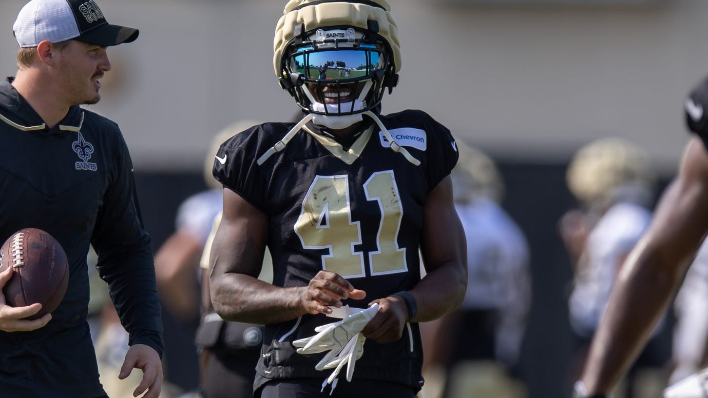 Alvin Kamara wants a new deal, but he also wants to retire with Saints. So what gives?