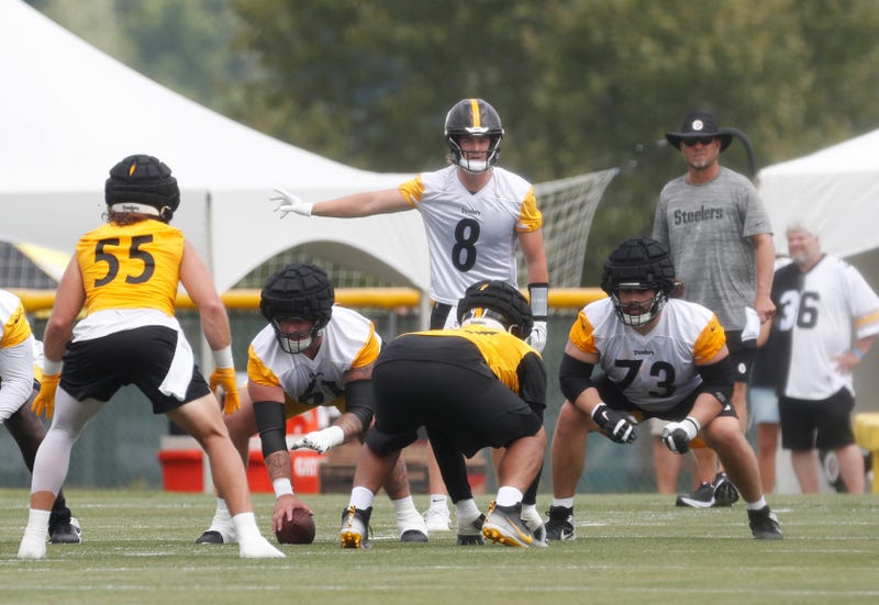 Kenny Pickett in practice