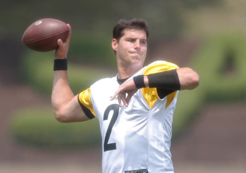 Mason Rudolph throwing at Steelers training camp