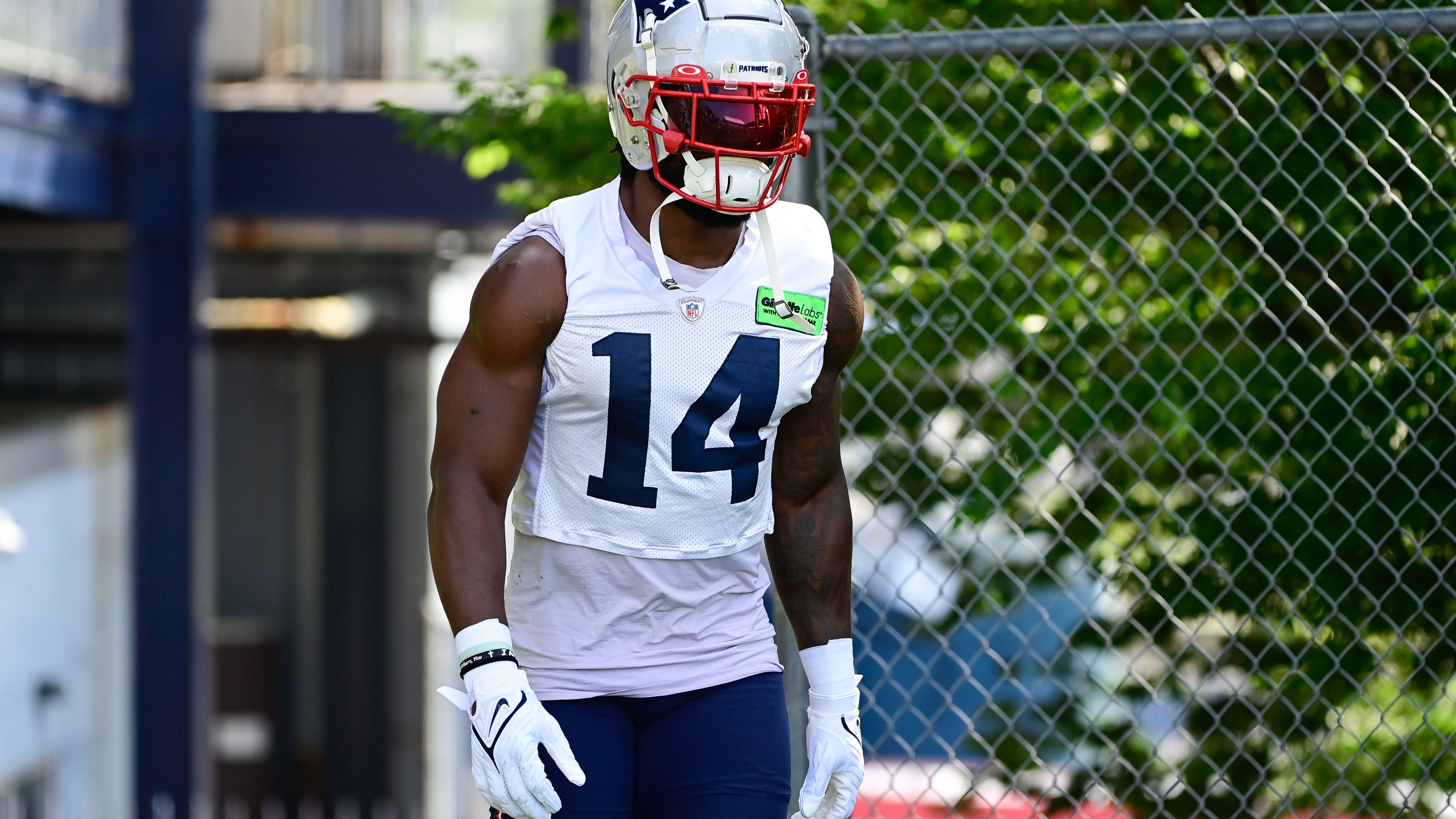 Patriots Practice Report: Rare October heat helping prep for Miami