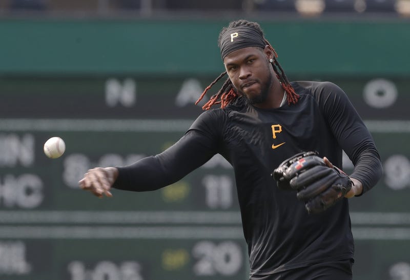 Oneil Cruz in fielding practice