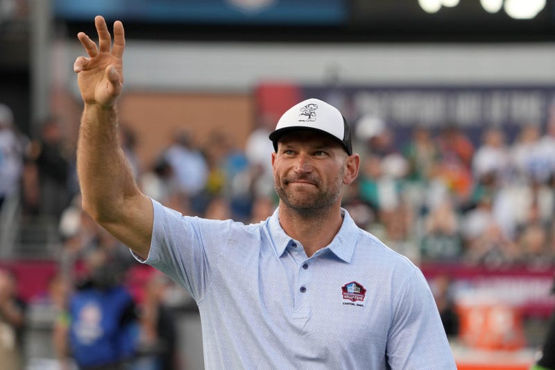Joe Thomas Leads A Class Of 8 Enshrines In Canton