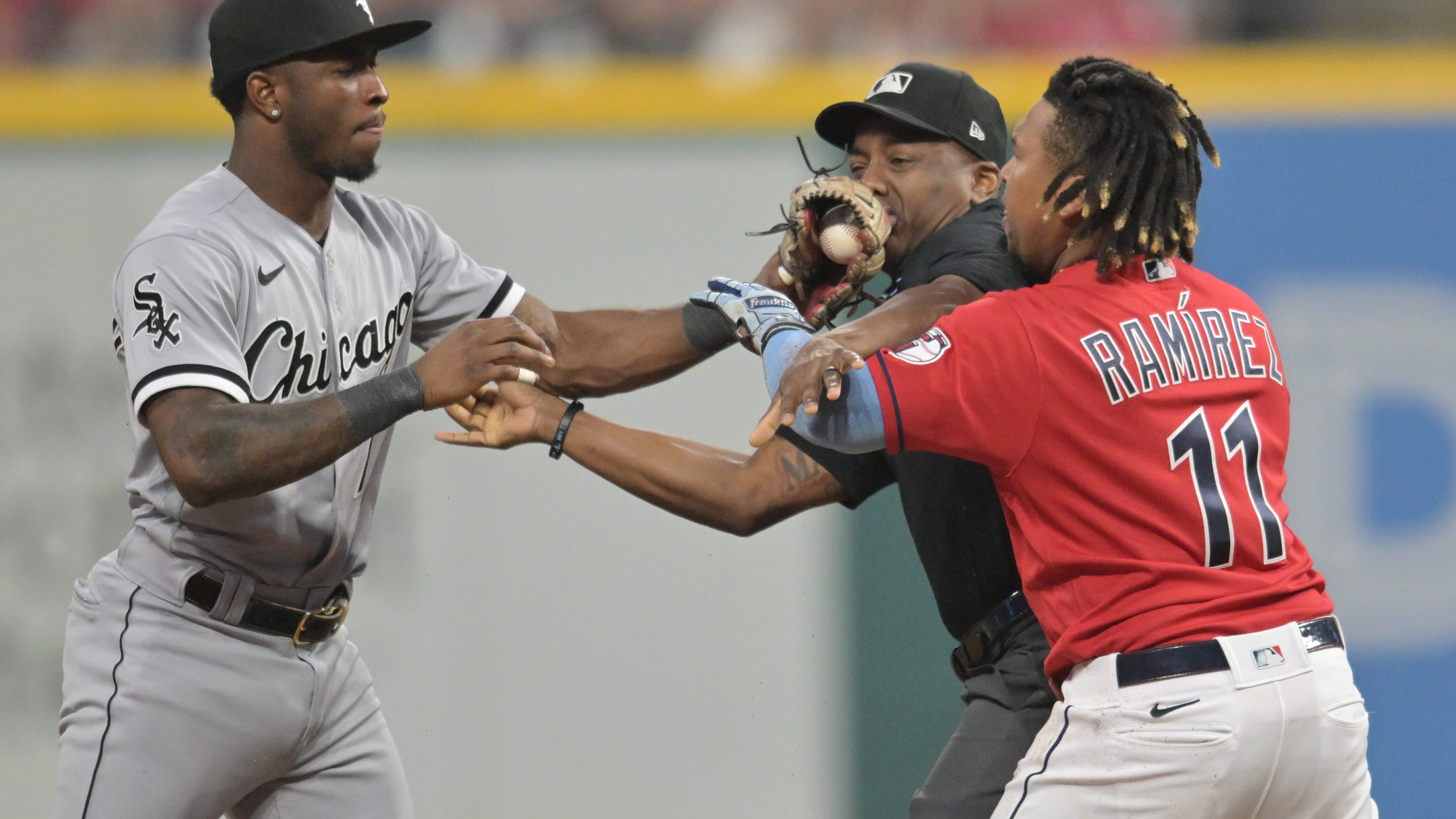 Ramirez, Anderson brawl, ejected in White Sox 7-4 win over Guardians