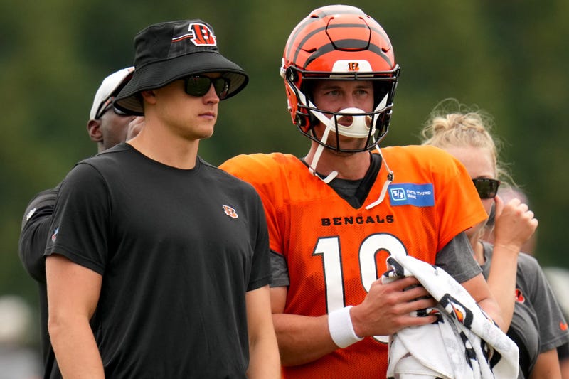 Joe Burrow with Trevor Siemien
