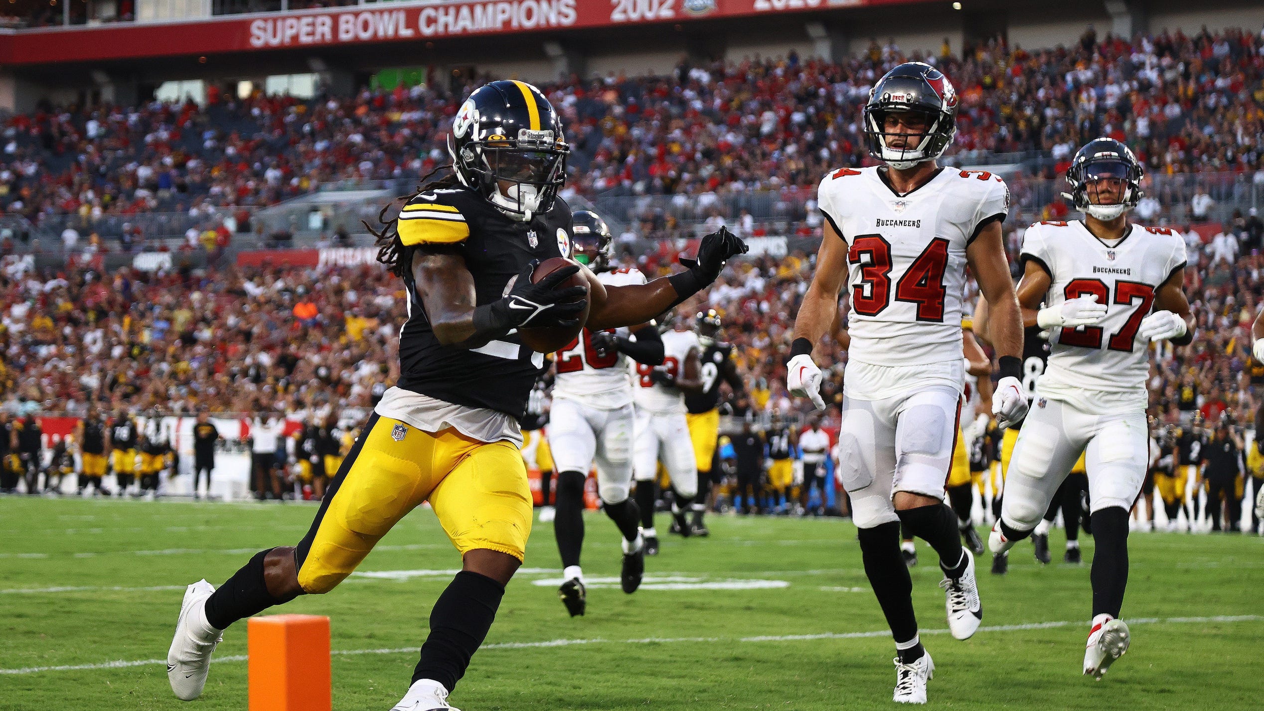 Who helped their stock in 1st Steelers preseason game