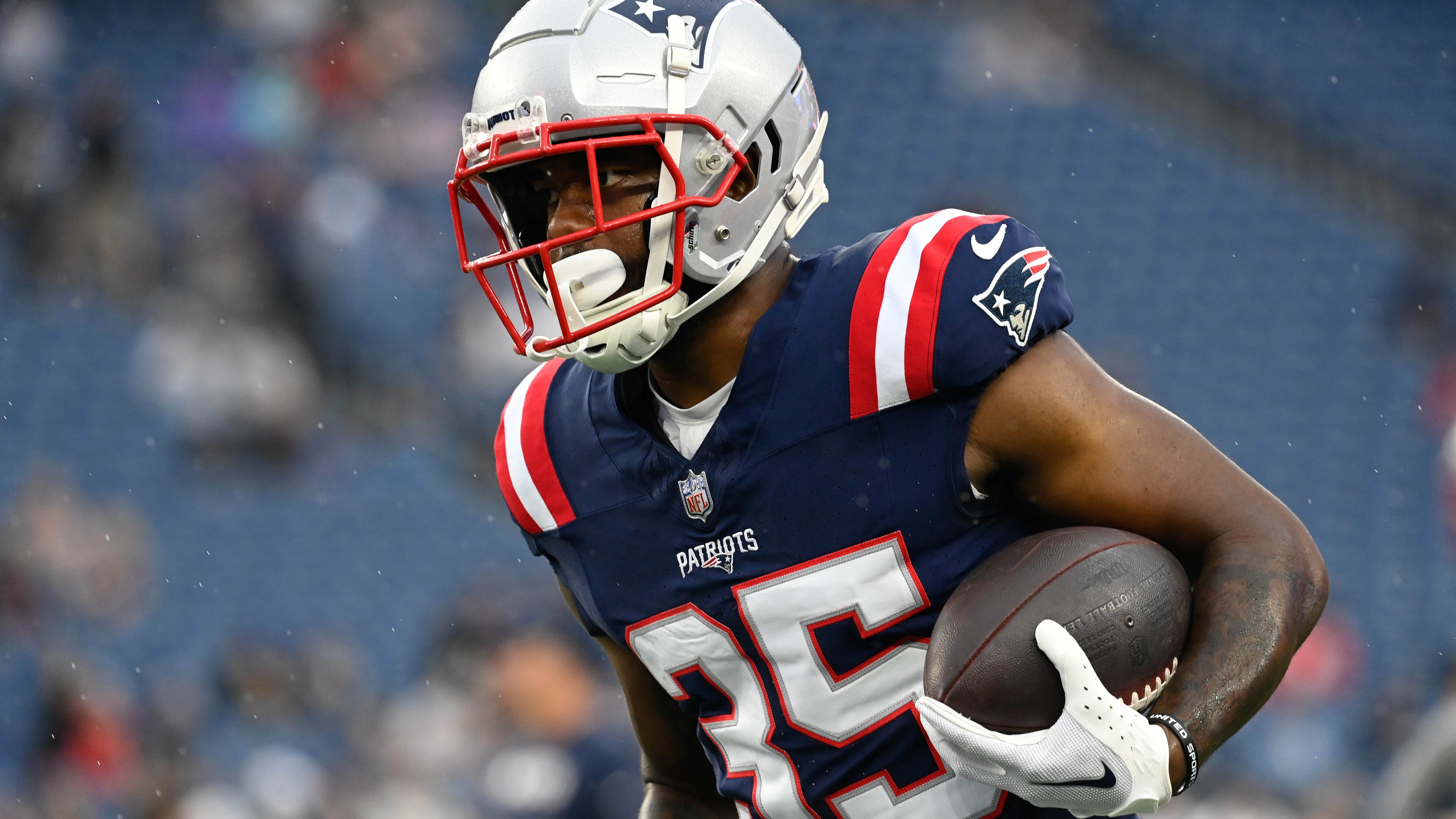 Patriots reportedly trade running back Pierre Strong Jr. to Browns for tackle Tyrone Wheatley Jr.