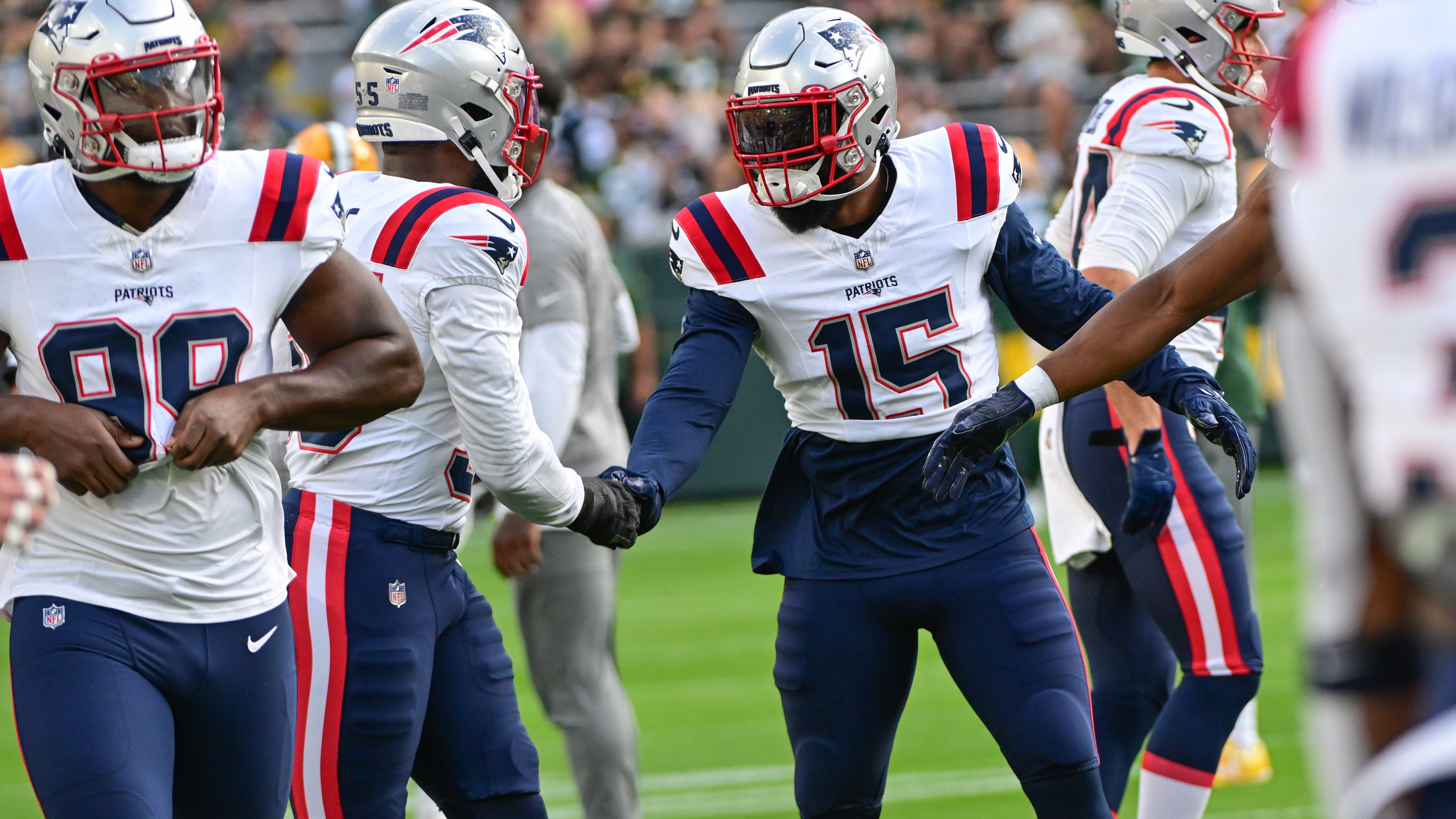 Ezekiel Elliott shares what led him to sign with Patriots