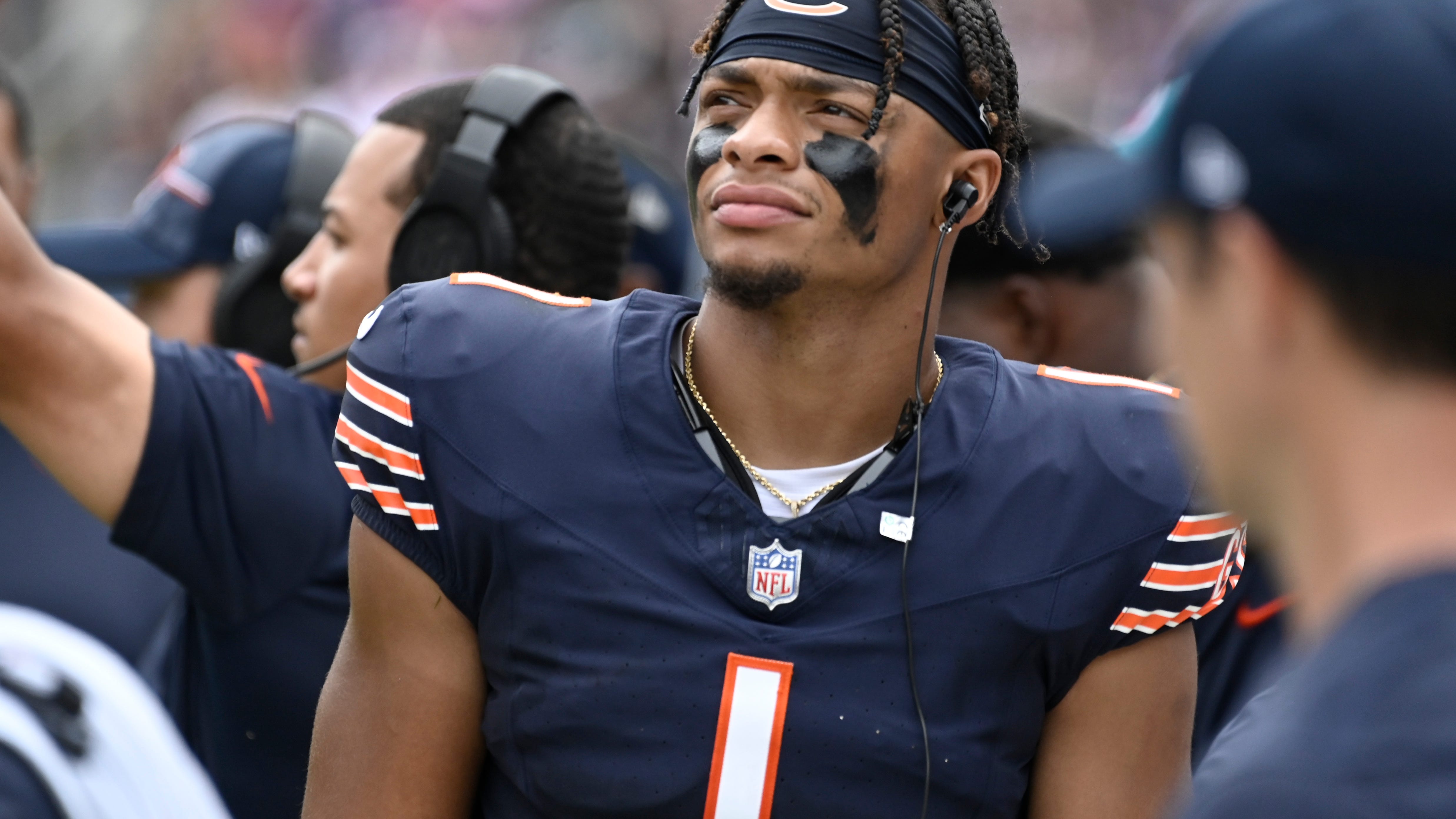 Bears' Justin Fields explains why he deleted social media: People 'just want to hate on you'
