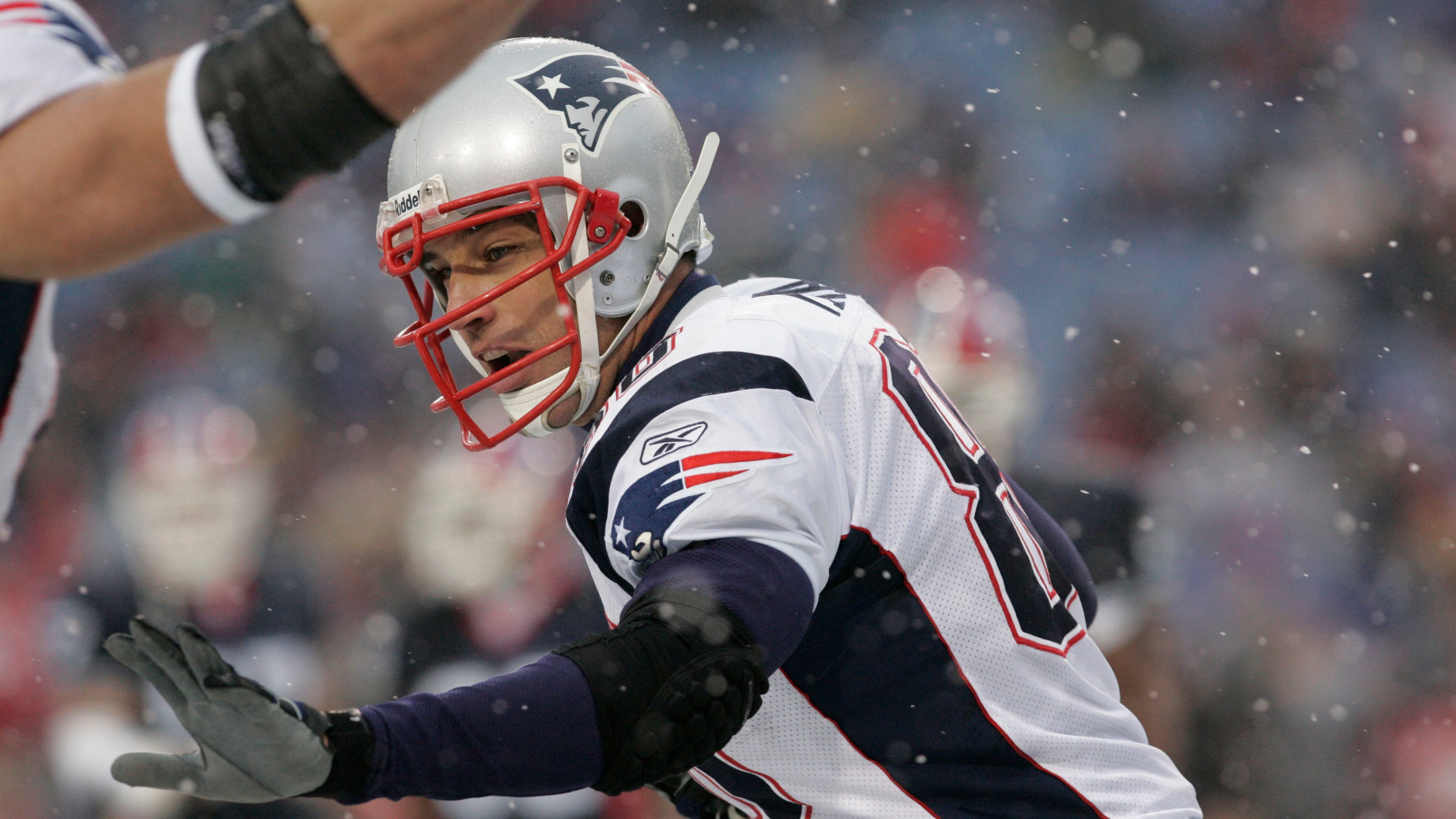 Christian Fauria takes us behind the scenes of a contract negotiation with Bill Belichick