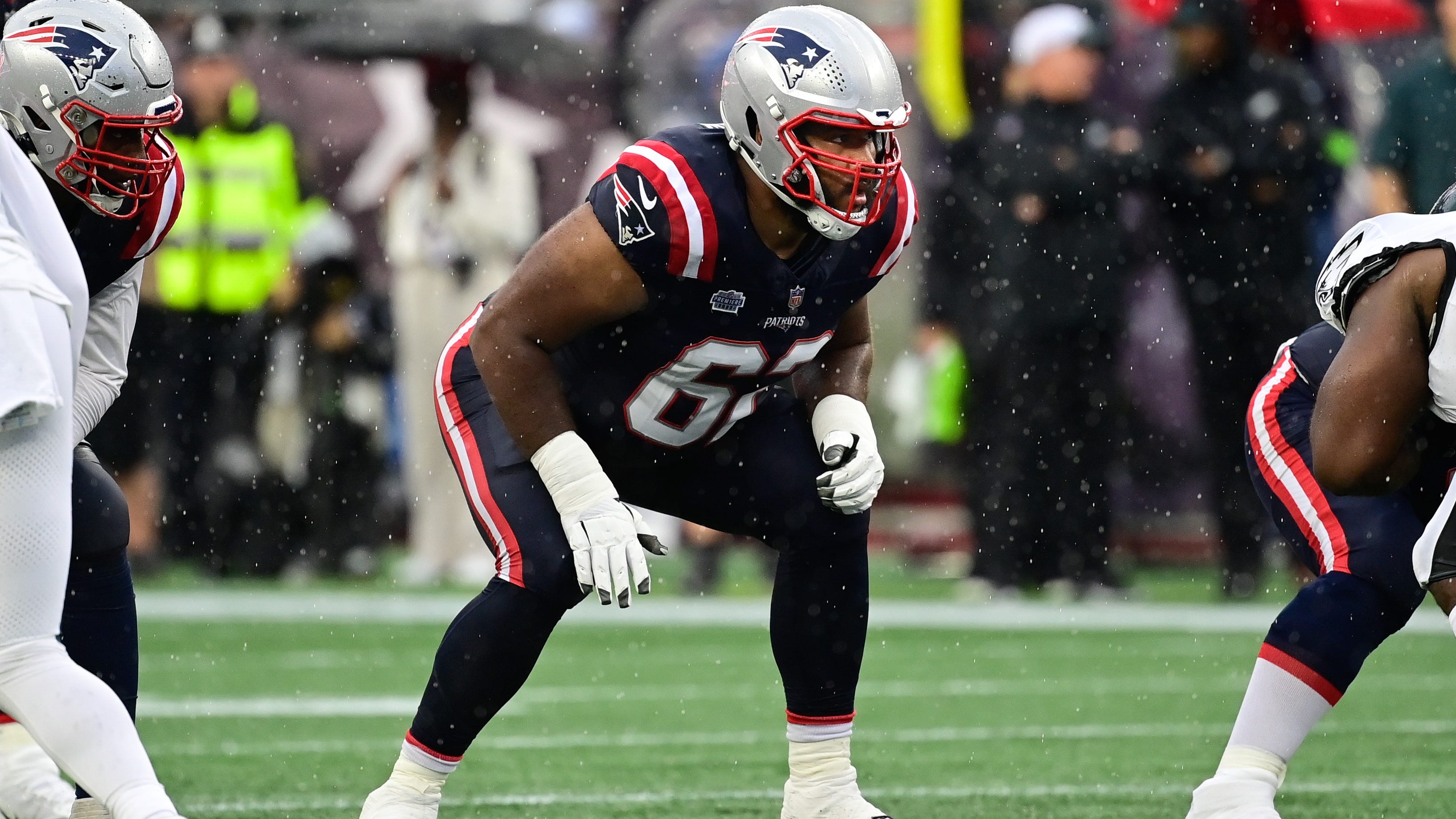 Patriots Practice Report: Two key offensive line pieces miss session for second day in a row