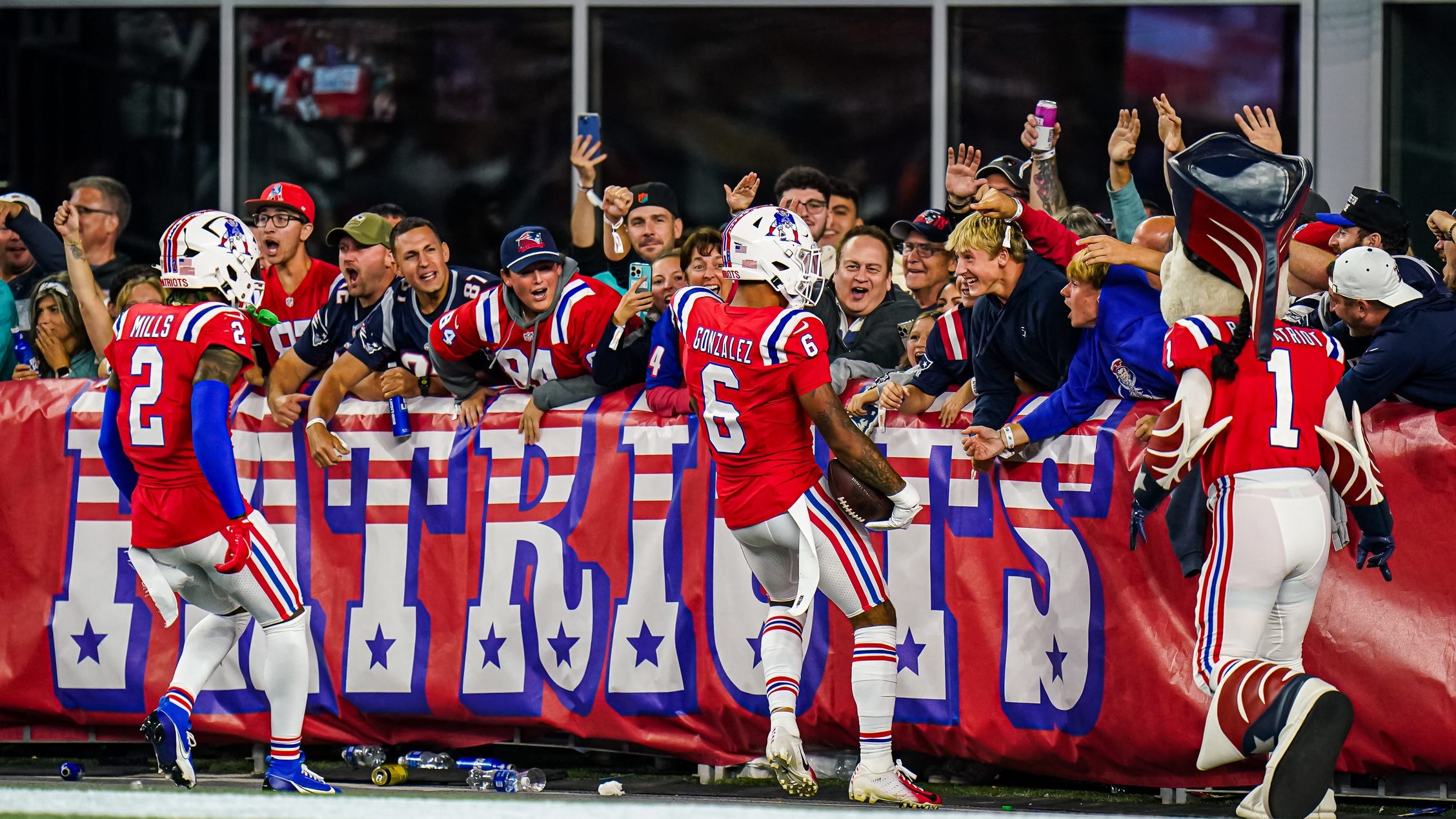 Report: Mike Pellegrino to remain on Patriots’ coaching staff