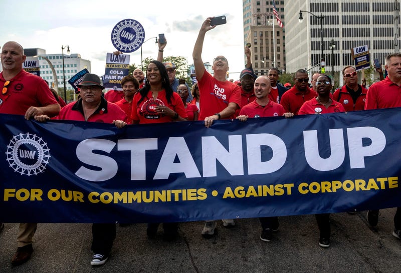 Striking UAW workers