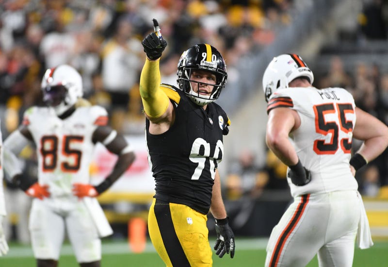 TJ Watt pointing against the Browns