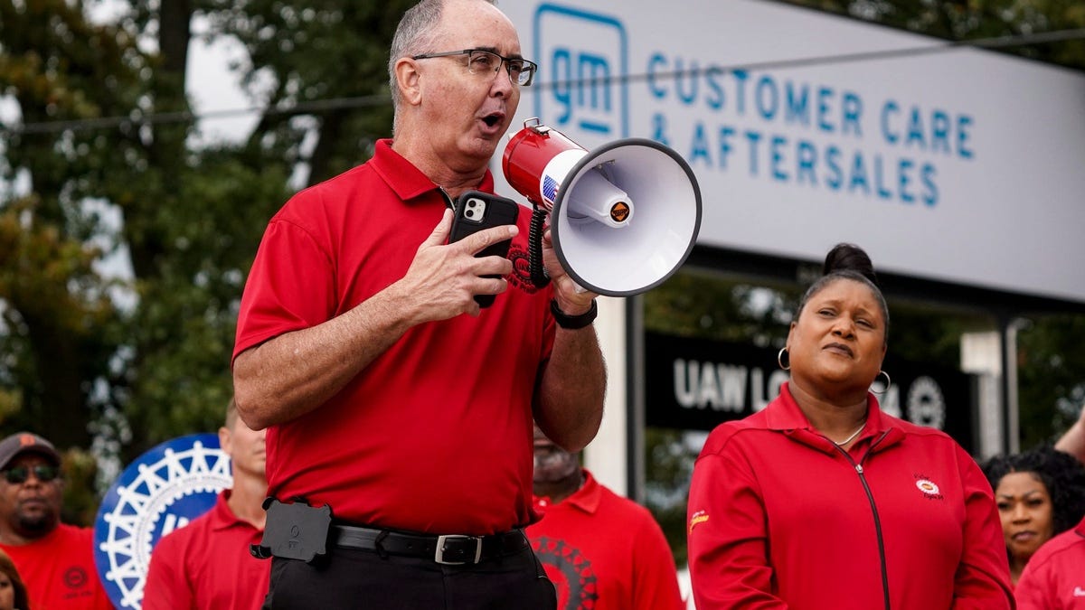 No new plants added to UAW strike; Local layoffs announced at Lockport GM plant
