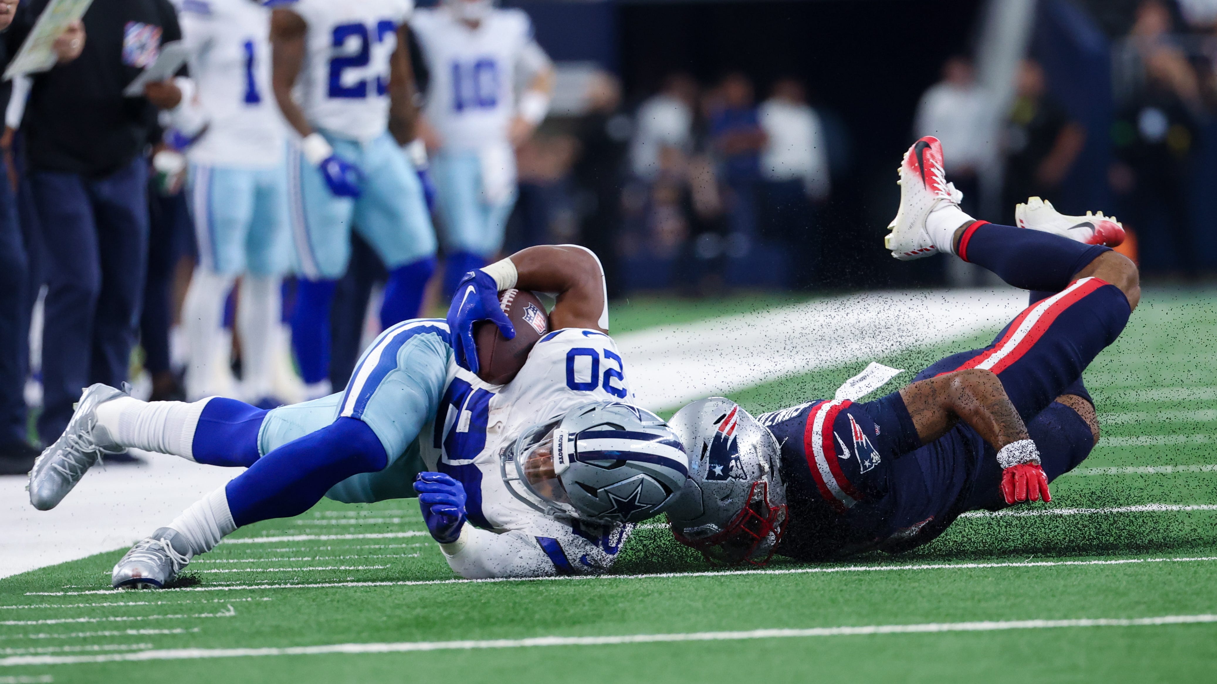Source: Christian Gonzalez dislocated shoulder, MRI scheduled for Monday