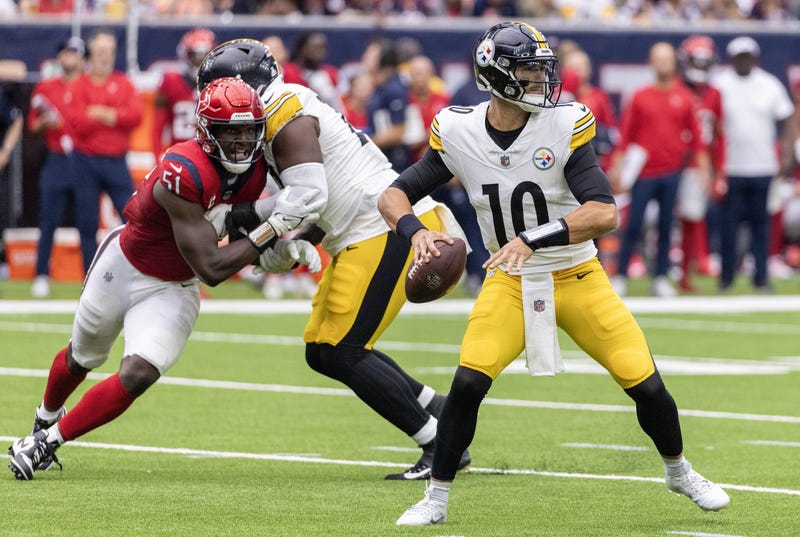 Mitch Trubisky throwing against Houston