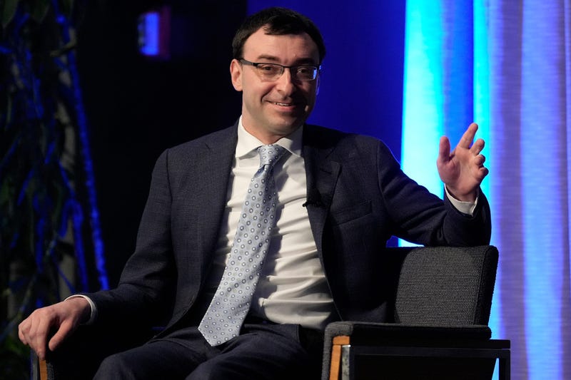 Sports commentator Jason Benetti