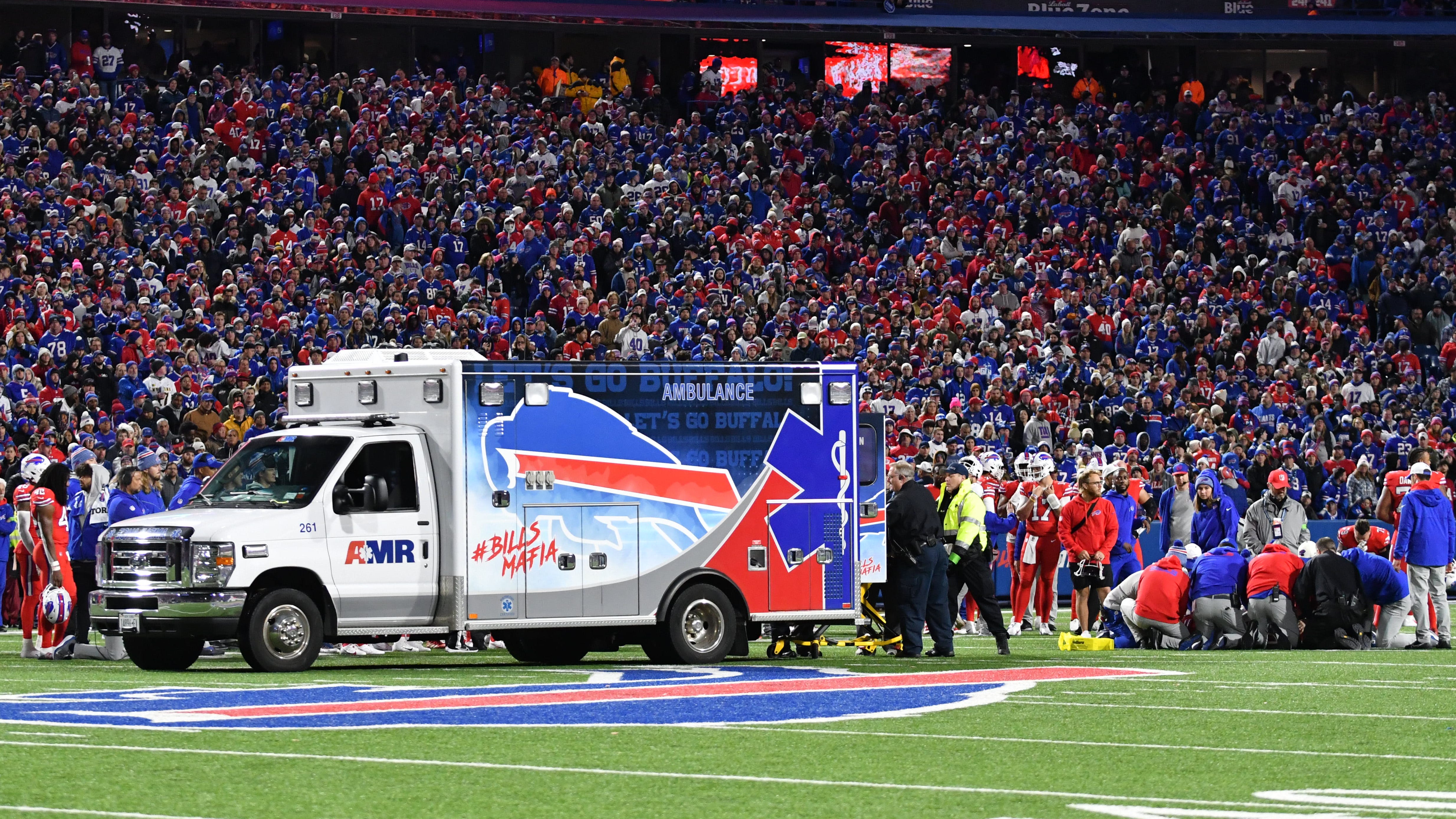 Damien Harris released from hospital following neck injury