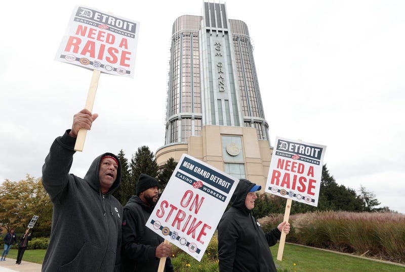 Striking workers outside MGM Grand Detroit